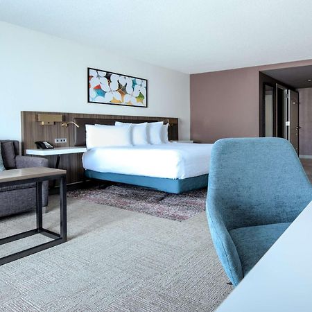 Hilton Garden Inn Newport News Exterior foto