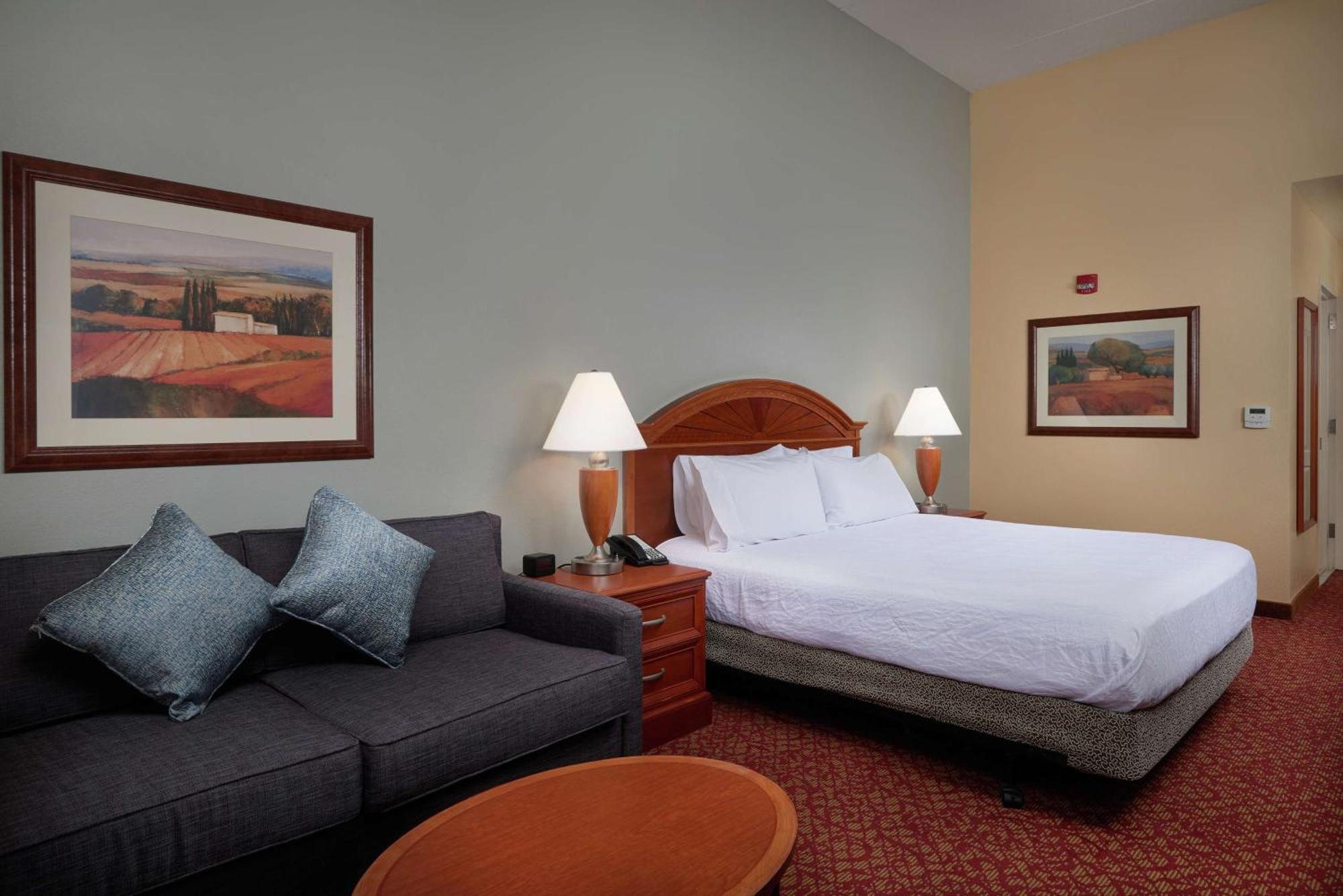 Hilton Garden Inn Newport News Exterior foto